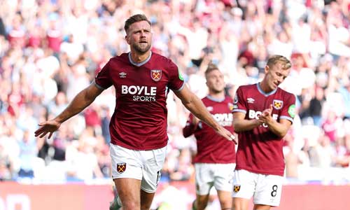 Niclas Fúllkrug celebrates scoring a goal