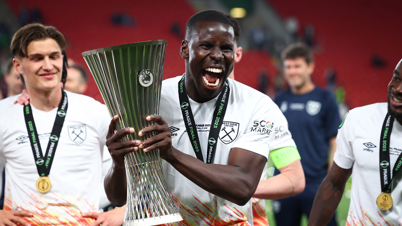 Kurt Zouma celebrates in Prague